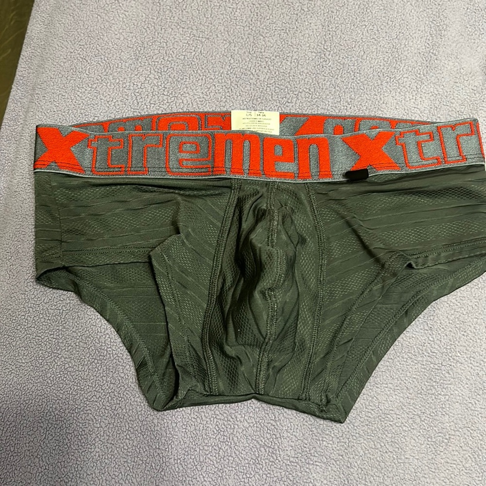 Men’s red and gray briefs size L